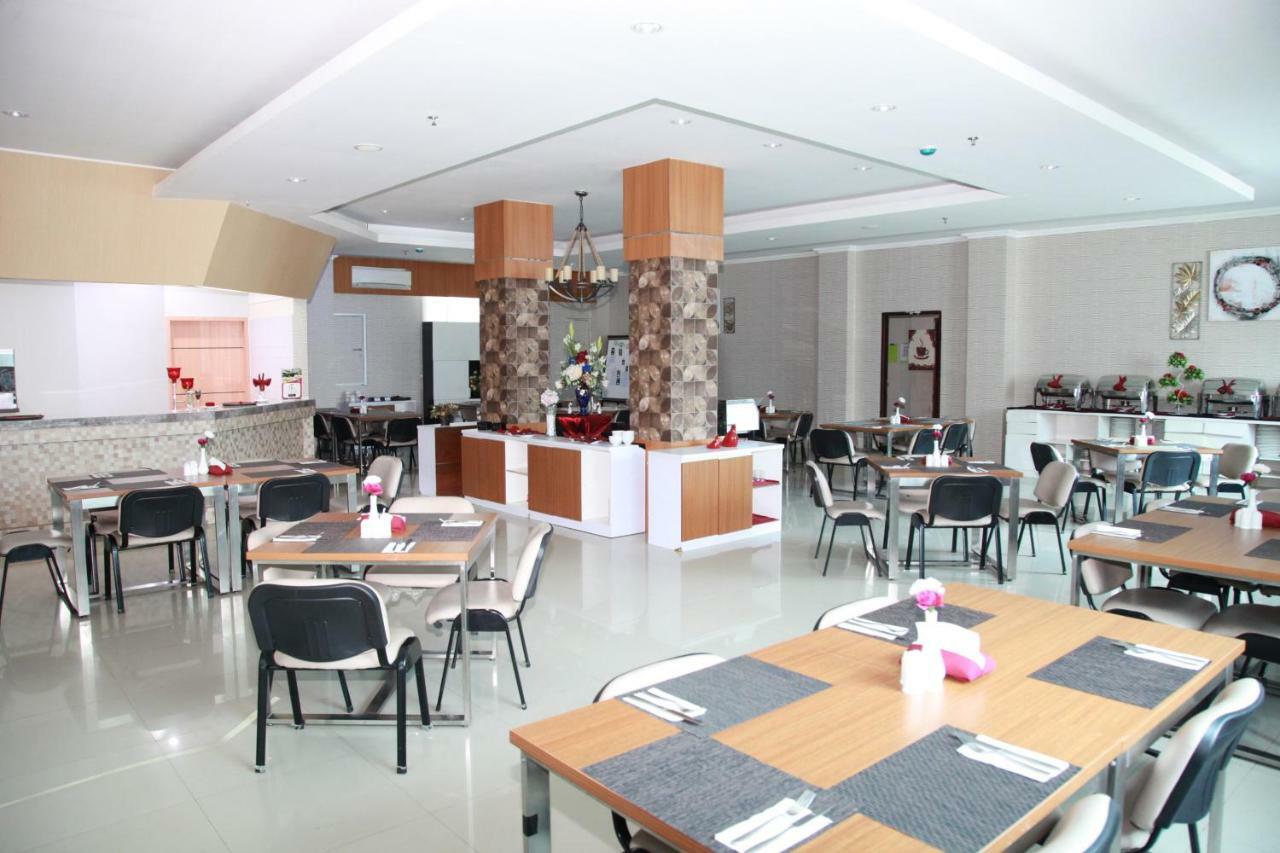 Training Centre Damhil Hotel Gorontalo Exterior photo