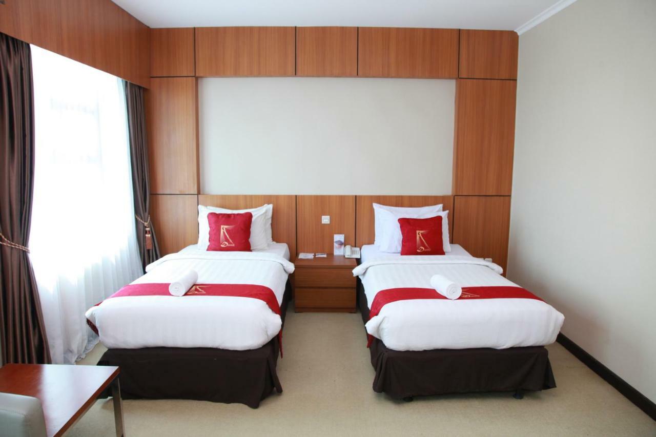 Training Centre Damhil Hotel Gorontalo Exterior photo