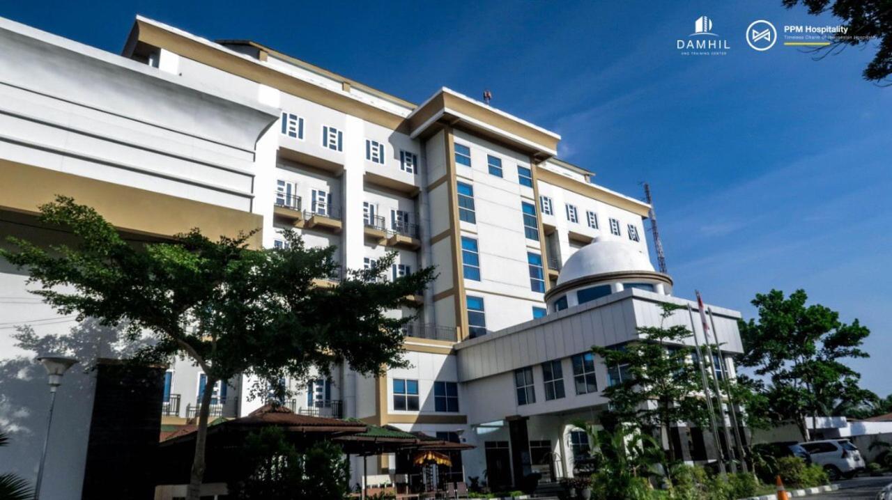 Training Centre Damhil Hotel Gorontalo Exterior photo