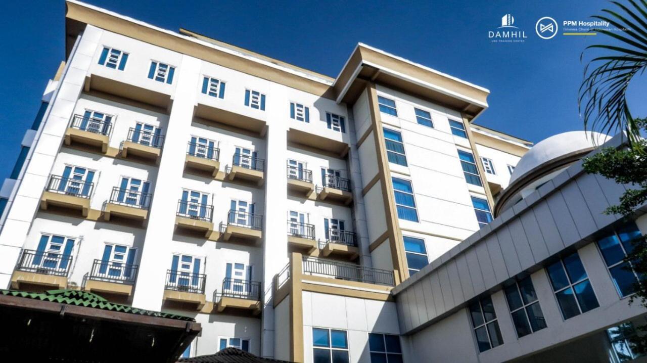 Training Centre Damhil Hotel Gorontalo Exterior photo